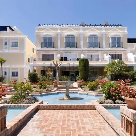 Stunning & Ultra 3 Bed, Walk Everywhere! Apartment
