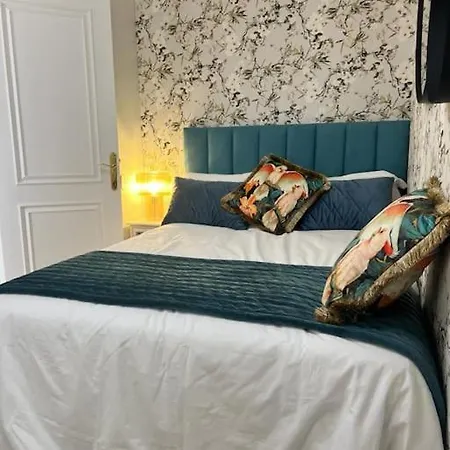 Apartment Stunning & Ultra 3 Bed, Walk Everywhere!