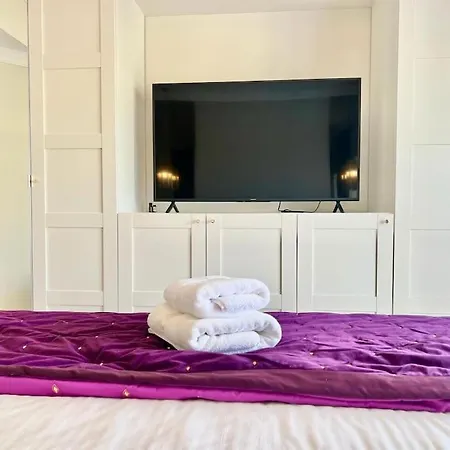 Stunning & Ultra 3 Bed, Walk Everywhere!