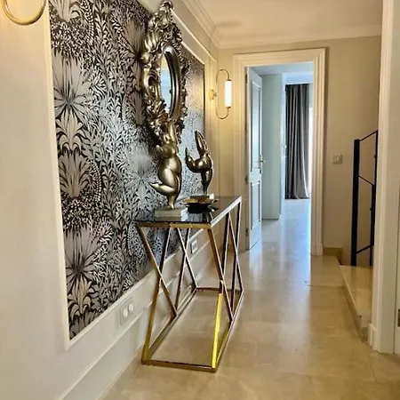 Stunning & Ultra 3 Bed, Walk Everywhere! Apartment