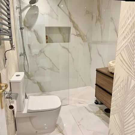 Stunning & Ultra 3 Bed, Walk Everywhere! Апартаменты Марбелья