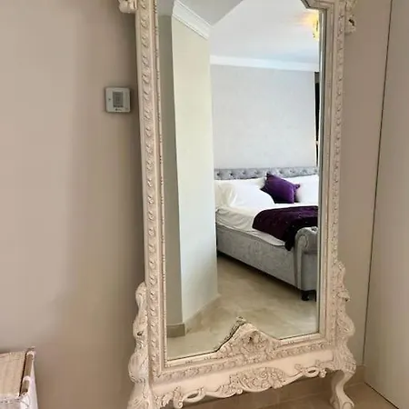 Апартаменты Stunning & Ultra 3 Bed, Walk Everywhere! Марбелья