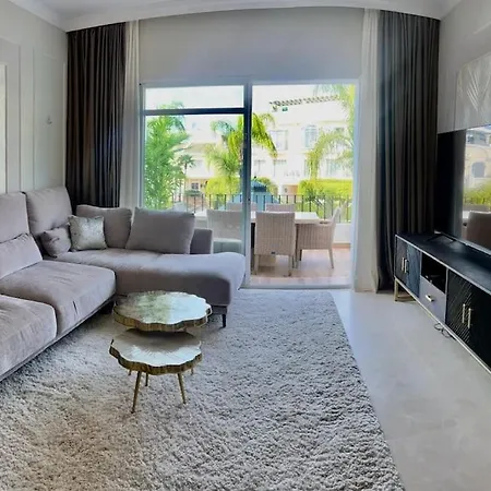 Апартаменты Stunning & Ultra 3 Bed, Walk Everywhere! Марбелья