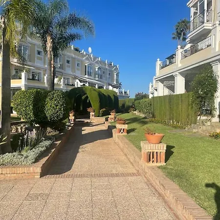 Апартаменты Stunning & Ultra 3 Bed, Walk Everywhere!